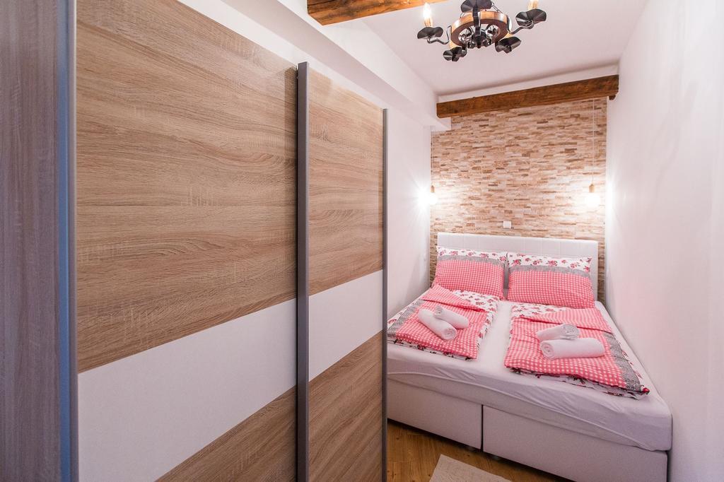 Apartman Maslina Centar Appartement Crikvenica Buitenkant foto