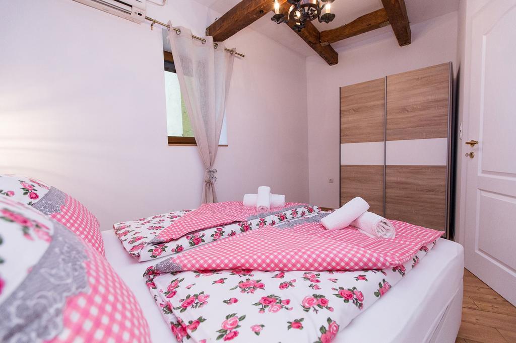 Apartman Maslina Centar Appartement Crikvenica Buitenkant foto